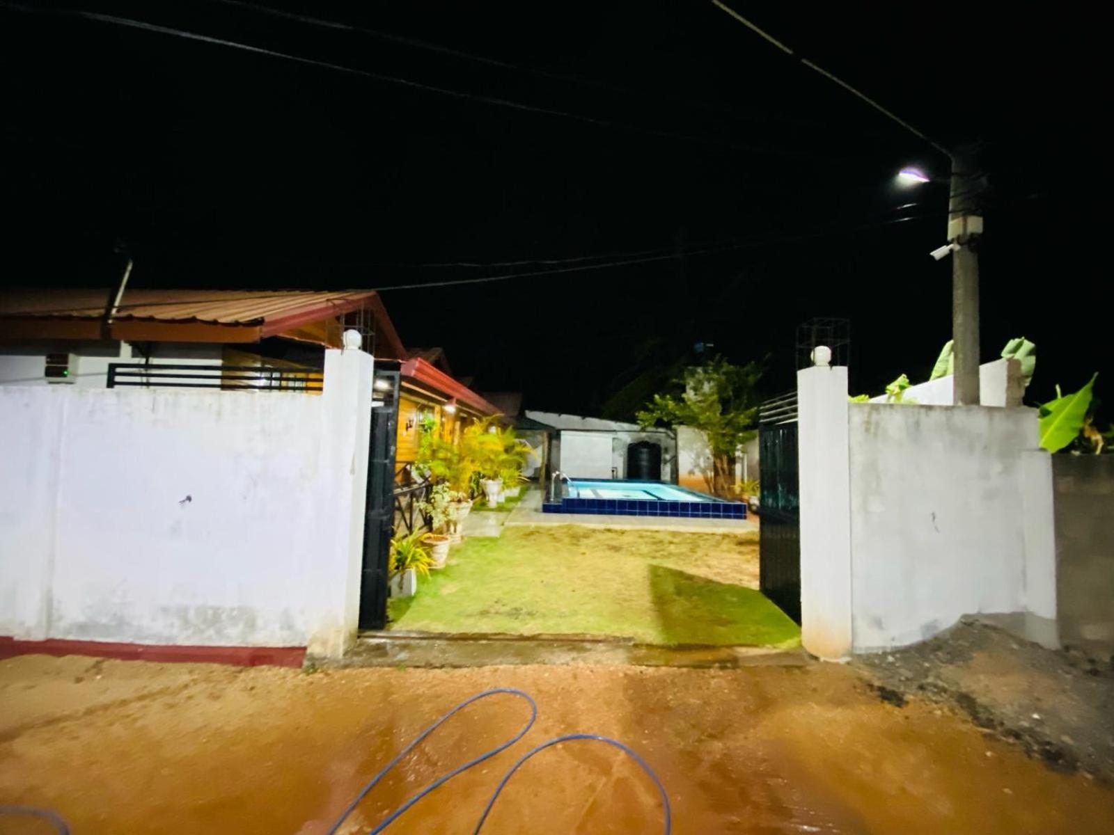 ALFFA Guest inn Trincomalee Extérieur photo